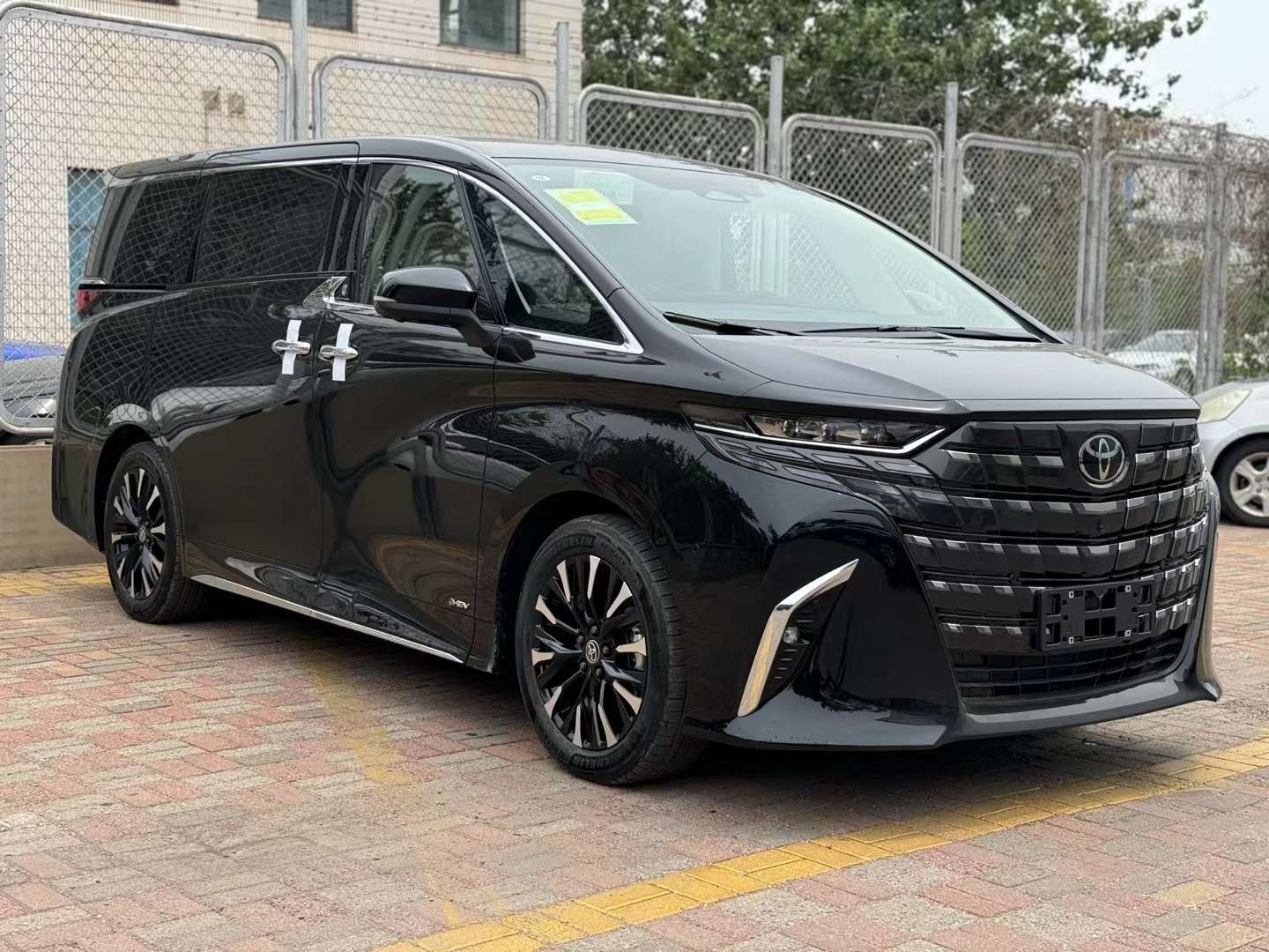 埃尔法 全部在售 2025款 2024款 2023款 2021款 2020款 2019款,丰田埃尔法国六现车给力价 丰富配置选择